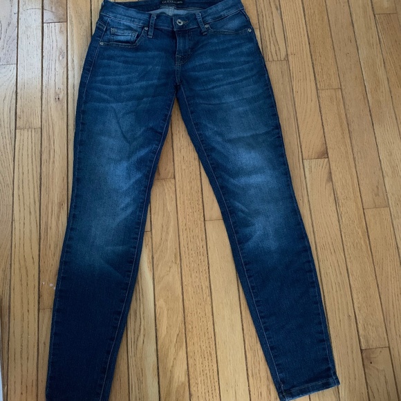 NWOT Guess Jeans, US 25 - Picture 1 of 3